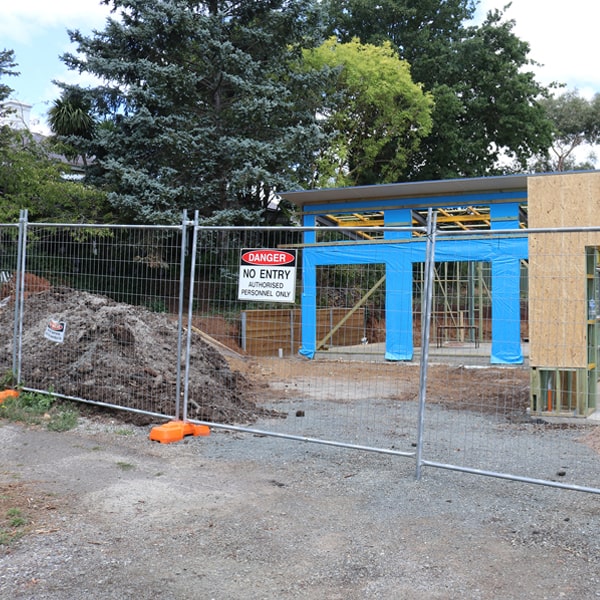 do you deliver and install temporary fencing and what's the cost for these services in Lake Shore